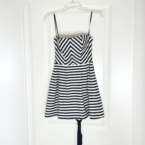 Forever 21 Strapless Black and White Fit and flare Mini Dress Chevron Stripe Med - Picture 2 of 7